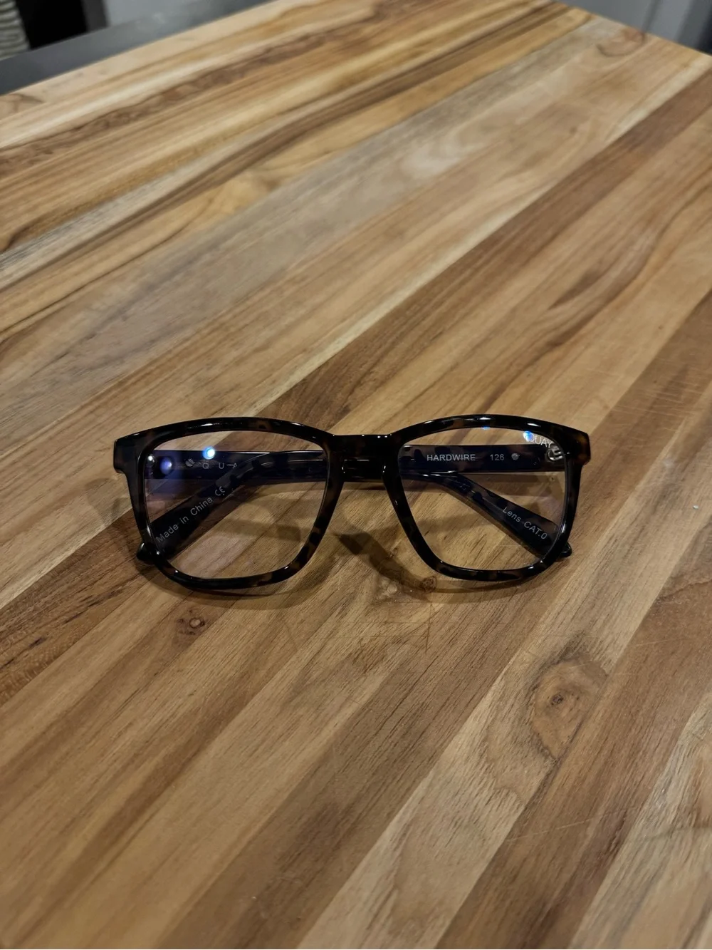 QUAY Hardwire Blue Light Glasses | Tortoise Frames | Case Included